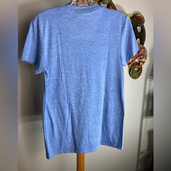 Woman’s Large Short Sleeve T Lightweight Undersized “Drink Local” Preowned Good - Picture 3 of 5